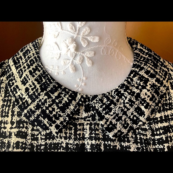 Collard Short Sleeve Abstract Mini Dress - Picture 2 of 9